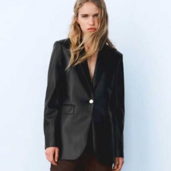 Zara Black blazer with gold buttons - Picture 2 of 7